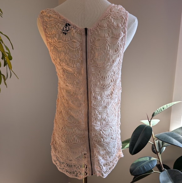 Sleeveless Crochet Lace Top — Blush Pink - Picture 3 of 5